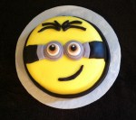 Minion Smash Cake